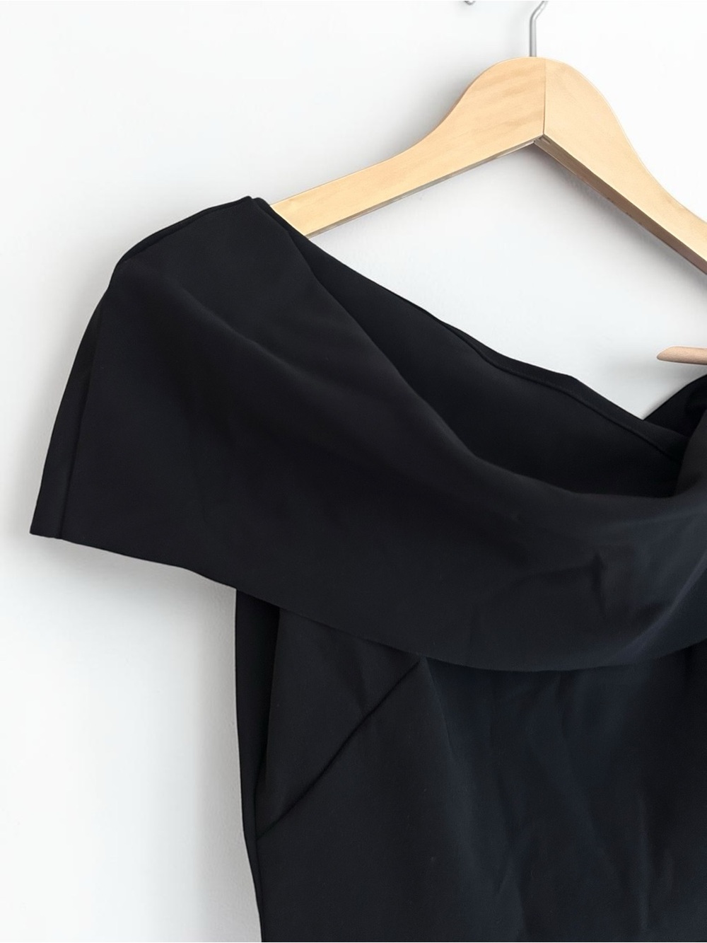 Greta Constantine Loanne Off Shoulder Black Midi Dress Sz Small LBD Cocktail - Picture 8 of 10